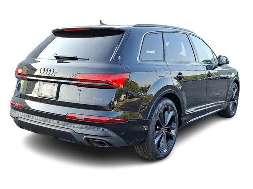 2025 Audi Q7 55 Premium Plus