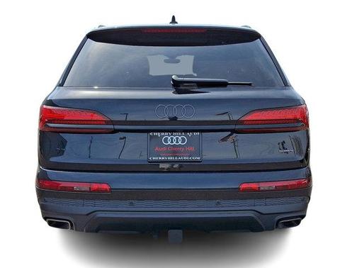Mythos Black Metallic 2026 Audi Q7 45 Premium