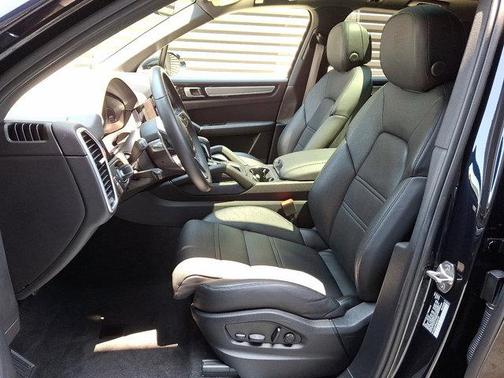 2022 Porsche Cayenne S Platinum Edition