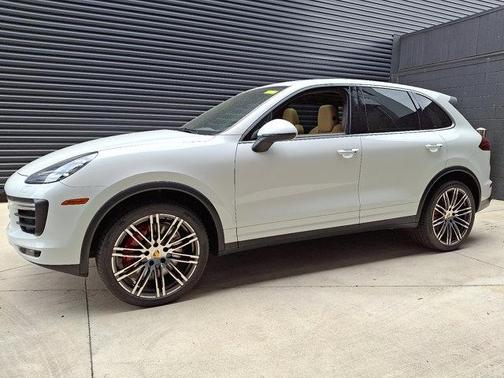 2015 Porsche Cayenne Turbo