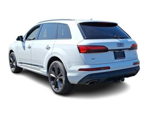 2025 Audi Q7 55 Premium Plus