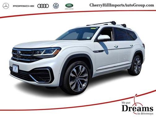 Opal White Pearl Effect 2023 Volkswagen Atlas 3.6L SEL Premium R-Line