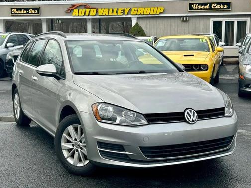 2016 Volkswagen Golf SportWagen TSI S 4-Door