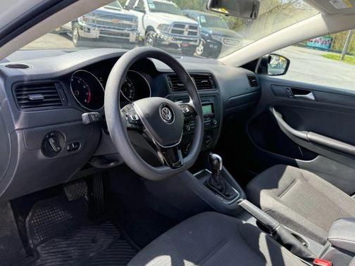 2015 Volkswagen Jetta 2.0L S