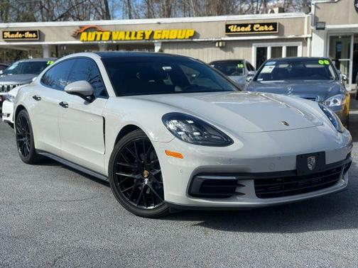 2018 Porsche Panamera 4