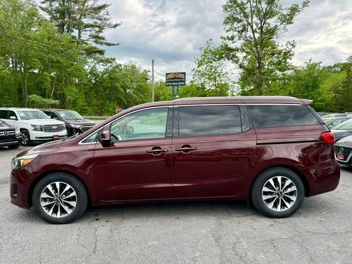 Black Berry 2015 Kia Sedona SX