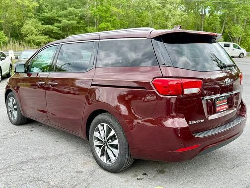Black Berry 2015 Kia Sedona SX