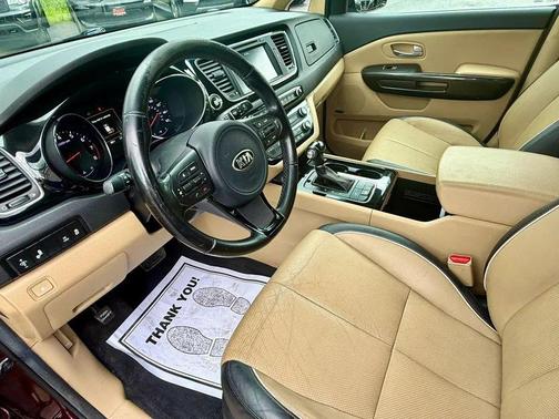 Black Berry 2015 Kia Sedona SX