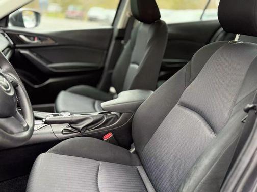 2015 Mazda Mazda3 i Sport