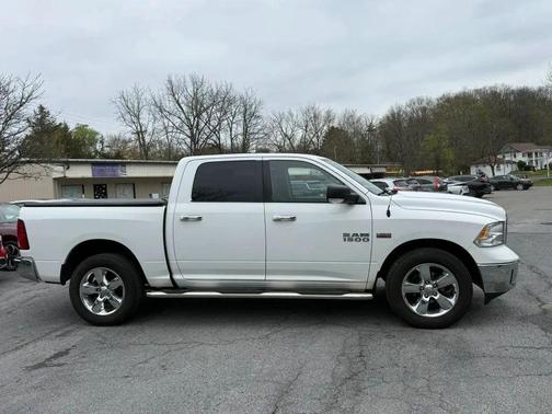 Bright White Clearcoat 2016 RAM 1500 Big Horn