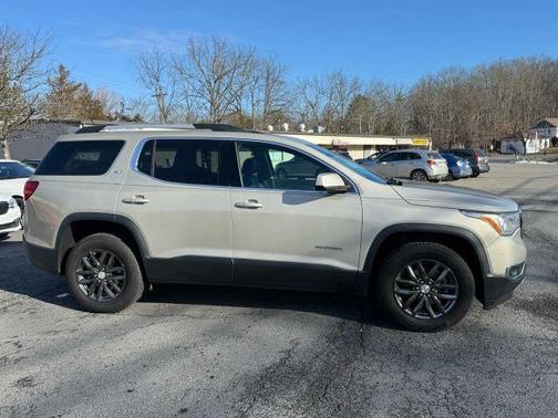 2017 GMC Acadia SLT-1