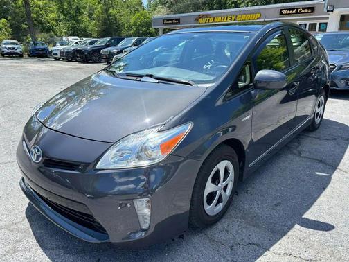 Winter Gray Metallic 2015 Toyota Prius Three