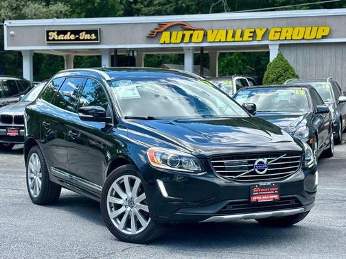 Onyx Black Metallic 2017 Volvo XC60 T6 Inscription