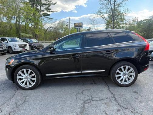Onyx Black Metallic 2017 Volvo XC60 T6 Inscription