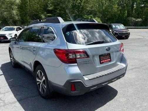 Ice Silver Metallic 2019 Subaru Outback 2.5i Limited