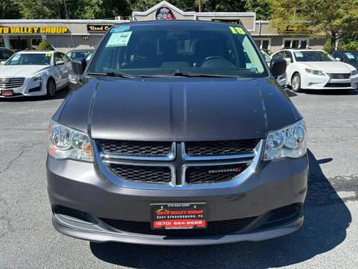 Granite Pearlcoat 2018 Dodge Grand Caravan SE