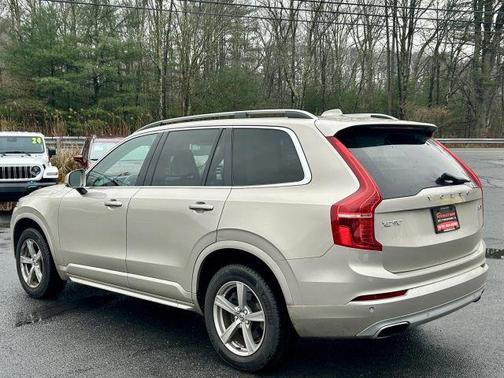 2016 Volvo XC90 T5 Momentum