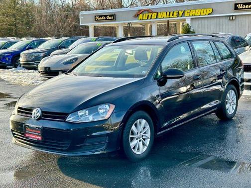 2016 Volkswagen Golf SportWagen TSI S 4-Door