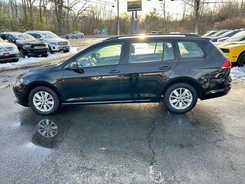 2016 Volkswagen Golf SportWagen TSI S 4-Door