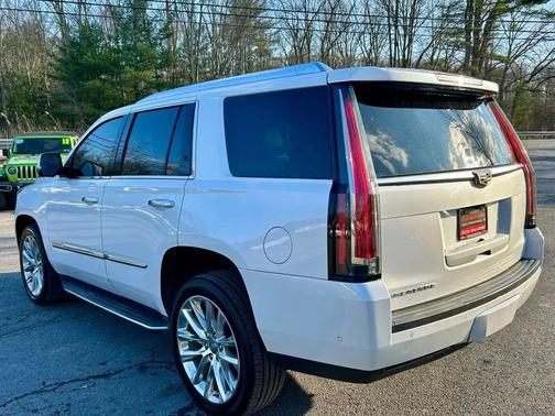 2017 Cadillac Escalade Luxury