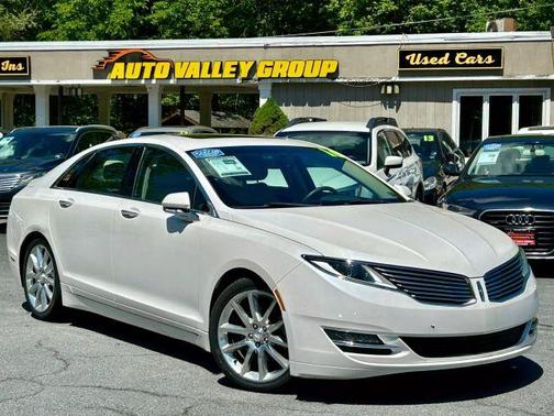 2016 Lincoln MKZ Base