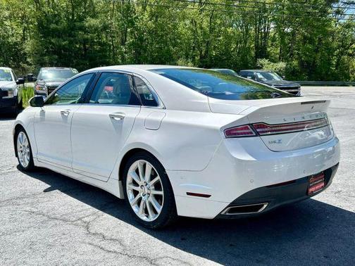 2016 Lincoln MKZ Base