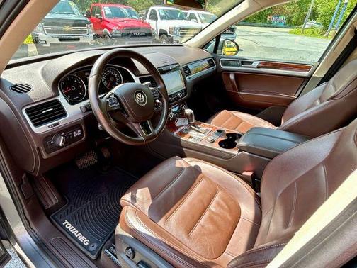 2012 Volkswagen Touareg TDI Lux