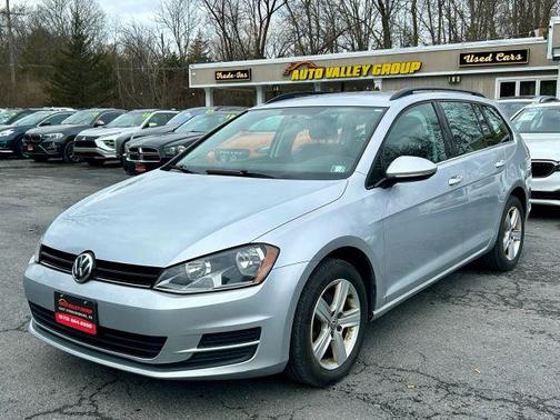 2015 Volkswagen Golf SportWagen TDI S 4-Door