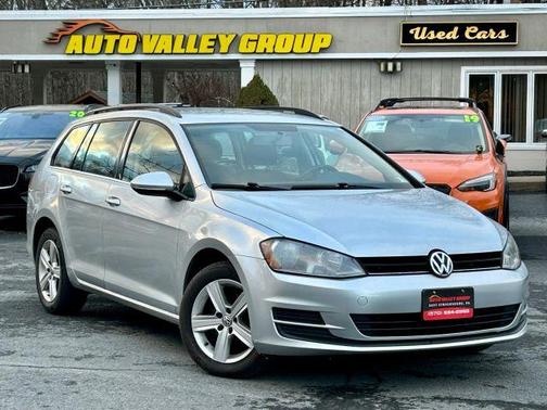 2015 Volkswagen Golf SportWagen TDI S 4-Door