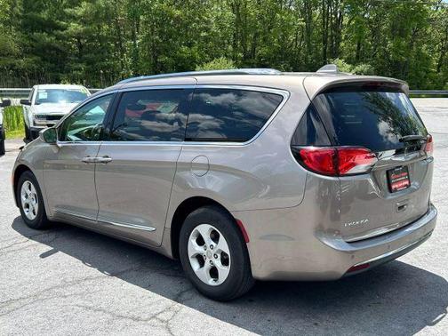 2017 Chrysler Pacifica Touring-L Plus