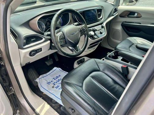 2017 Chrysler Pacifica Touring-L Plus