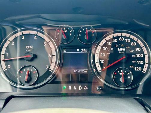 2011 Dodge Ram 1500 SLT 6 1/3 FT