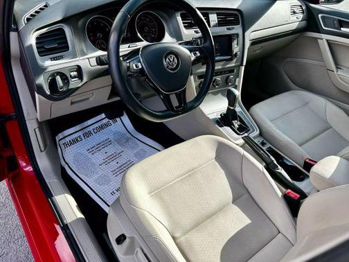 2015 Volkswagen Golf SE