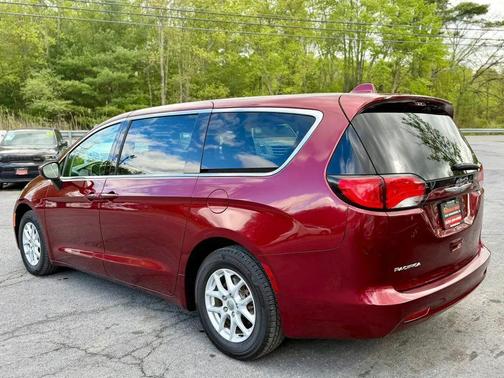 Velvet Red Pearlcoat 2017 Chrysler Pacifica Touring