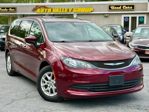 Velvet Red Pearlcoat 2017 Chrysler Pacifica Touring