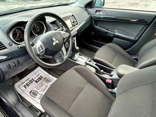 2017 Mitsubishi Lancer SE