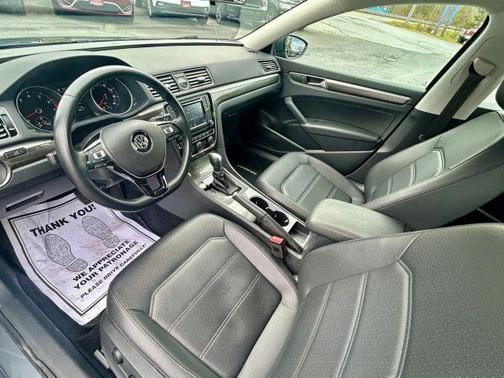 2017 Volkswagen Passat 1.8T SE