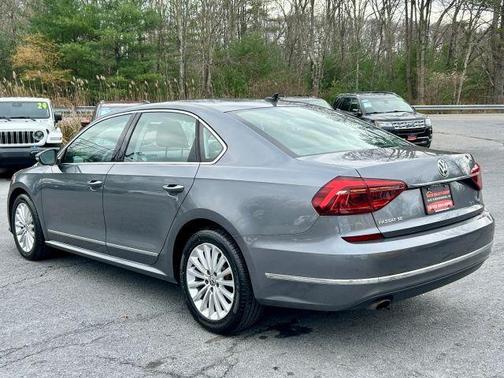 2017 Volkswagen Passat 1.8T SE