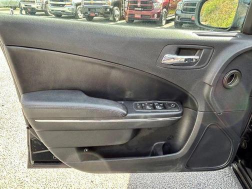 2012 Dodge Charger SE