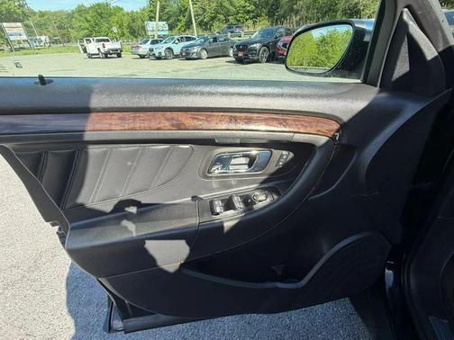 Shadow Black 2018 Ford Taurus Limited