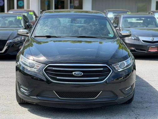 Shadow Black 2018 Ford Taurus Limited