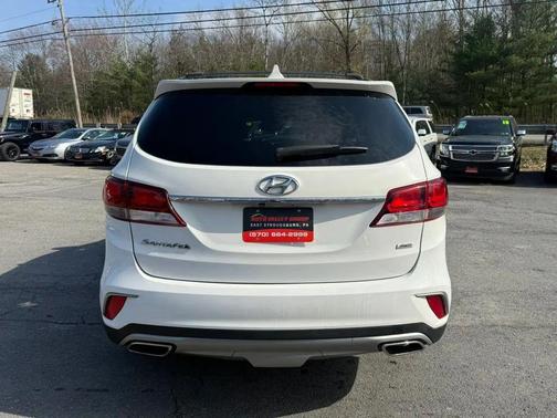 2017 Hyundai SANTA FE SE