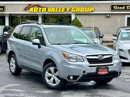 Ice Silver Metallic 2016 Subaru Forester 2.5i Limited