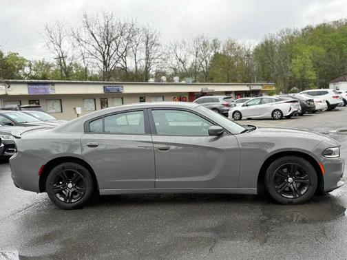 Grey 2017 Dodge Charger SE