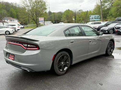 Grey 2017 Dodge Charger SE