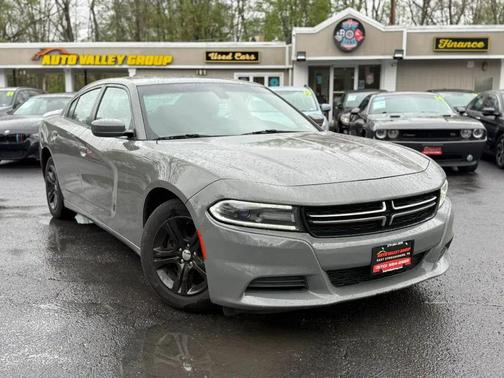 Grey 2017 Dodge Charger SE