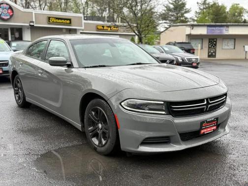 Grey 2017 Dodge Charger SE