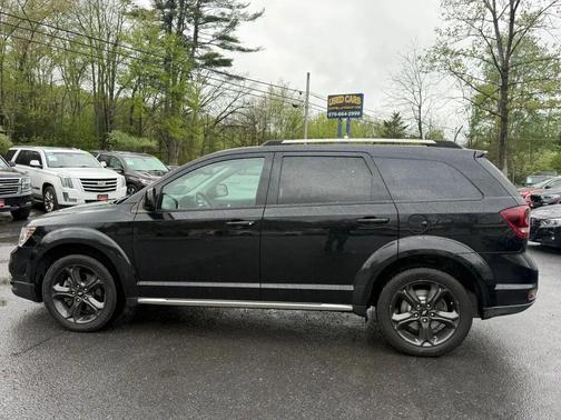Pitch Black Clearcoat 2019 Dodge Journey Crossroad