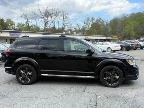 Pitch Black Clearcoat 2019 Dodge Journey Crossroad