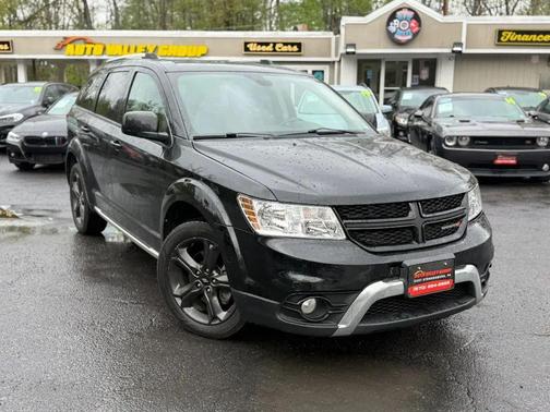 Pitch Black Clearcoat 2019 Dodge Journey Crossroad